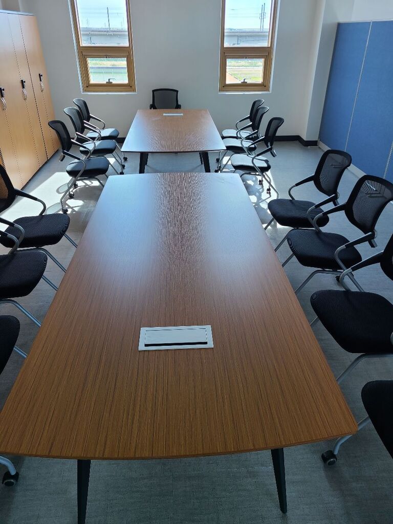 회의용 테이블