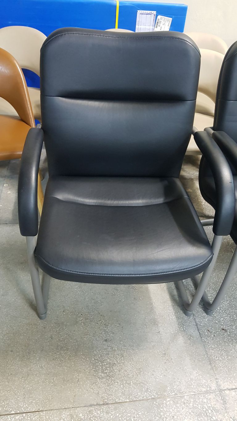 퍼시스회의용가죽의자